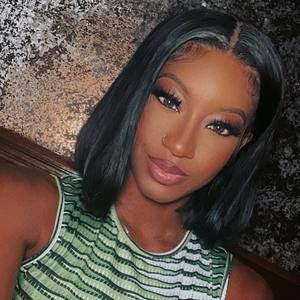 Meet your Posher, Chrissy